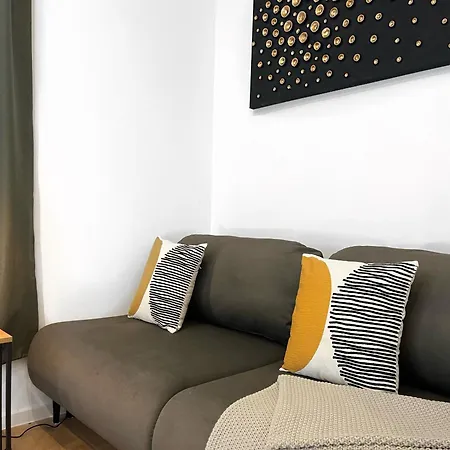 Leni Living - Klein! Fein! Dein! * Münih